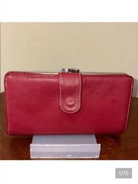 SafeKeeper bifold Wallet  genuine, leather inside & out  Red  Silvertone Kissloc